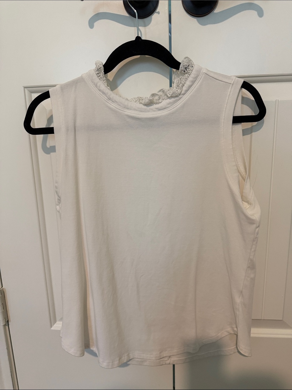Wit & Wisdom White Lace-Trim Sleeveless Tank